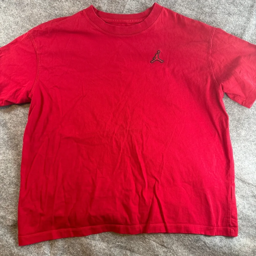 Jordan T-Shirt Mens Sz L Loose Fit Red Jumpman Logo Crew Neck Cotton Tee Short